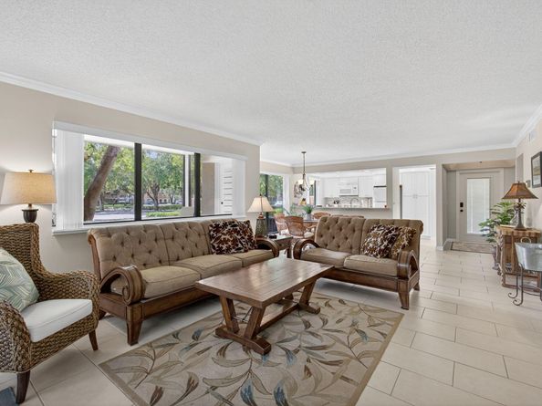 113 Brackenwood Road, Palm Beach Gardens FL 33418