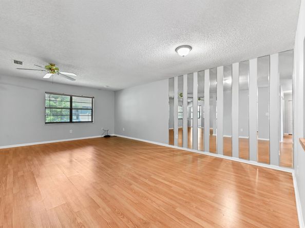81 Westecunk Drive, Royal Palm Beach FL 33411