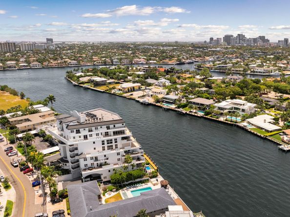 615 Bayshore Dr 105, Fort Lauderdale FL 33304