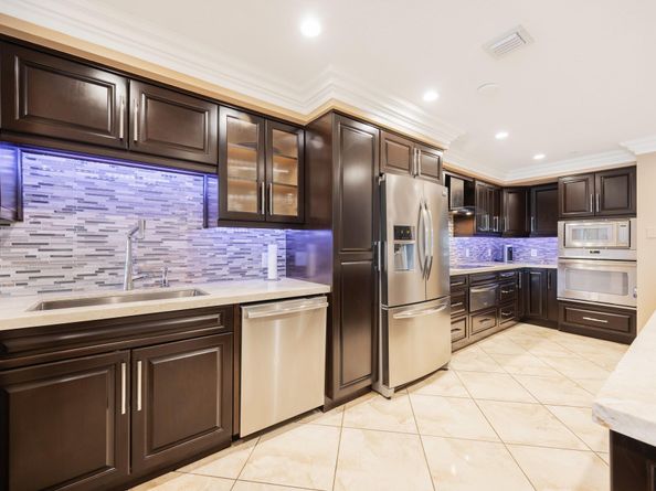 615 Bayshore Dr 105, Fort Lauderdale FL 33304