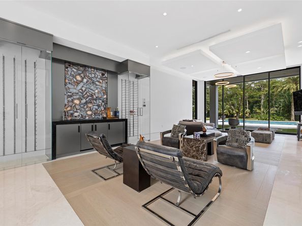 Undisclosed Address #FX-10531516, Parkland FL 33067