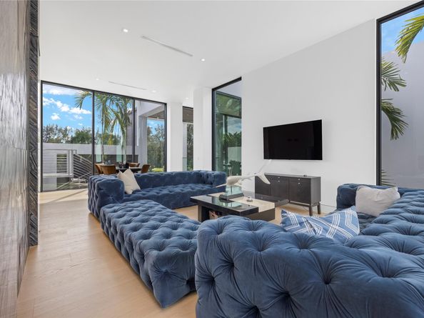 Undisclosed Address #FX-10531516, Parkland FL 33067