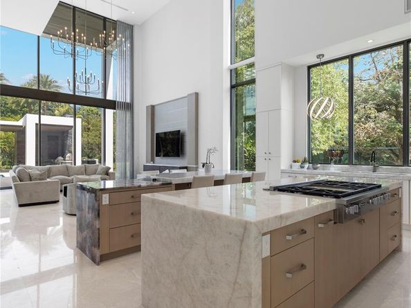 Undisclosed Address #FX-10531516, Parkland FL 33067