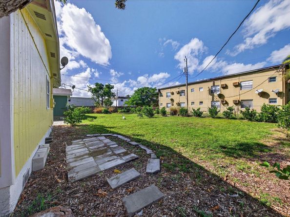 117 NE 8th St, Pompano Beach FL 33060