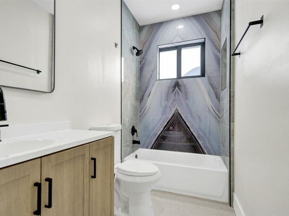 2331 Nassau Dr, Miramar FL 33023