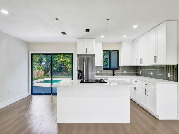 2331 Nassau Dr, Miramar FL 33023