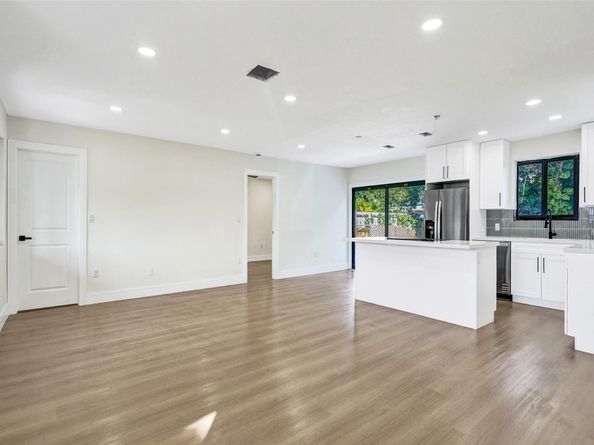 2331 Nassau Dr, Miramar FL 33023