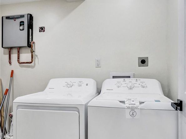 2331 Nassau Dr, Miramar FL 33023