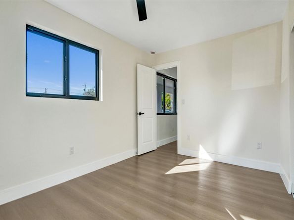 2331 Nassau Dr, Miramar FL 33023