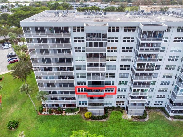 4015 W Palm Aire Dr 402, Pompano Beach FL 33069