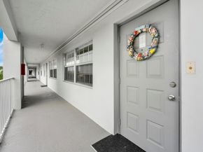 4015 W Palm Aire Dr 402, Pompano Beach FL 33069