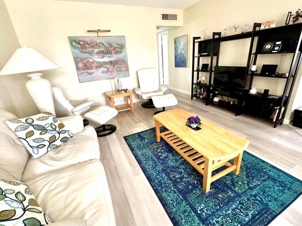 160 Coventry G, West Palm Beach FL 33417