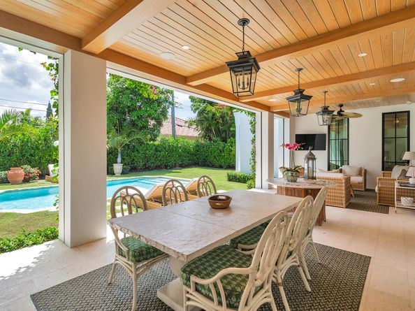 302 E Lakewood Road, West Palm Beach FL 33405