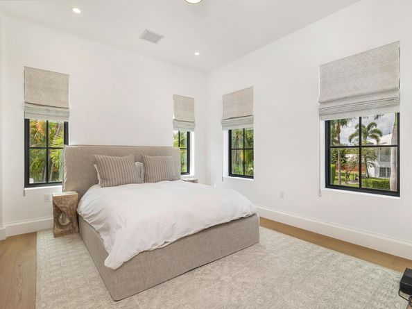 302 E Lakewood Road, West Palm Beach FL 33405