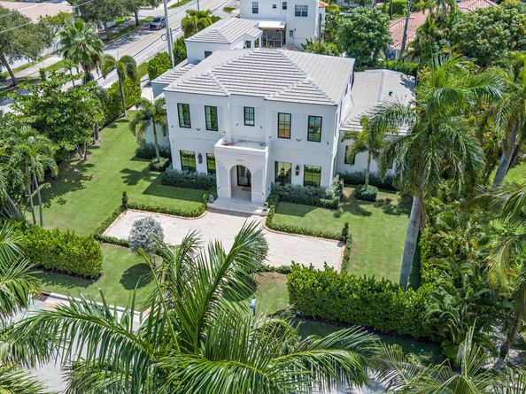 302 E Lakewood Road, West Palm Beach FL 33405