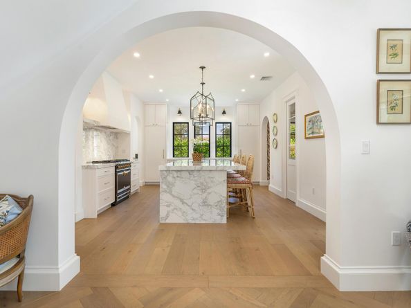 302 E Lakewood Road, West Palm Beach FL 33405