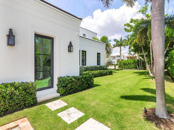 302 E Lakewood Road, West Palm Beach FL 33405