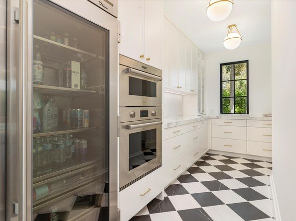 302 E Lakewood Road, West Palm Beach FL 33405