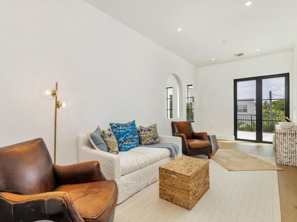 302 E Lakewood Road, West Palm Beach FL 33405