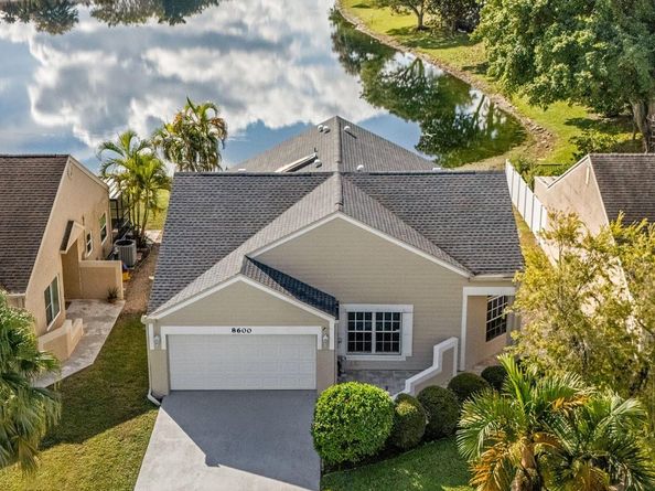 8600 Floralwood Dr, Boca Raton FL 33433