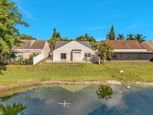 8600 Floralwood Dr, Boca Raton FL 33433