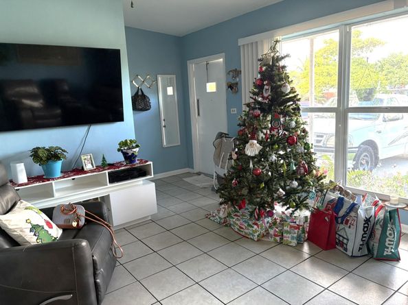 1310 NE 44th St, Pompano Beach FL 33064