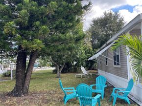 8640 SW 16th Ct, Davie FL 33324