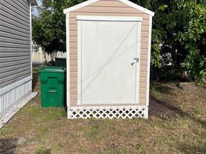 8640 SW 16th Ct, Davie FL 33324