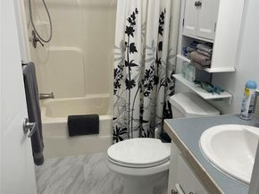 8640 SW 16th Ct, Davie FL 33324