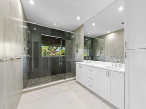 1215 N Victoria Park Rd, Fort Lauderdale FL 33304