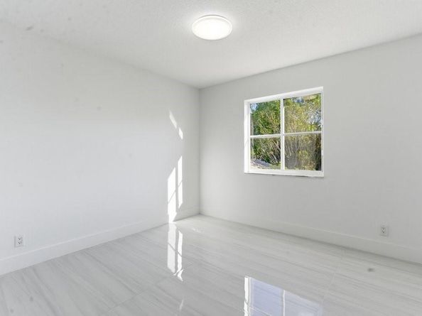 1170 Chenille Cir, Weston FL 33327