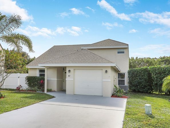 41 Tara Lakes Drive E, Boynton Beach FL 33436