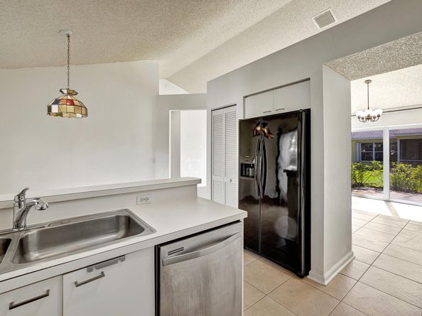 10890 Sea Hibiscus Ln 10890, Tamarac FL 33321