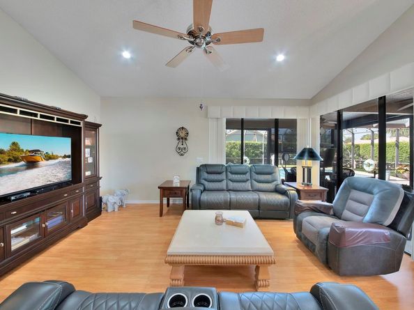 19261 Cherry Hills Terrace, Boca Raton FL 33498