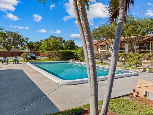 7951 Southgate Blvd 10F, Pompano Beach FL 33068