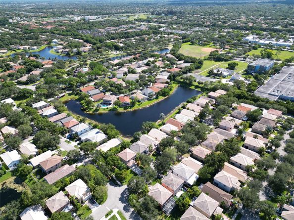 5103 Heron Ct, Coconut Creek FL 33073