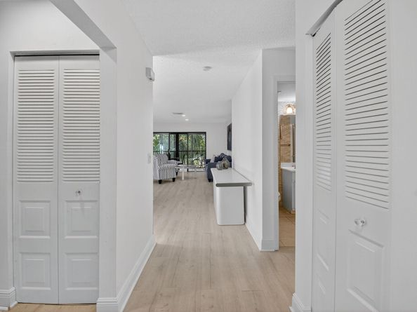 10 Southport Lane B, Boynton Beach FL 33436