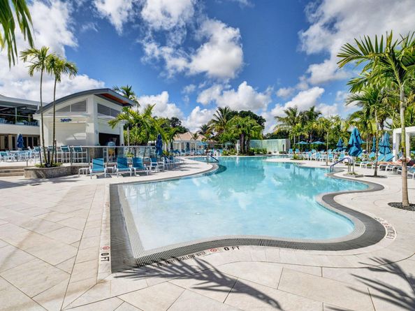 10 Southport Lane B, Boynton Beach FL 33436