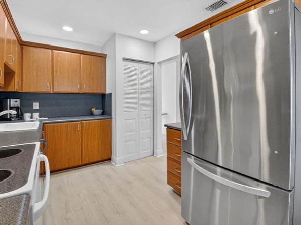 10 Southport Lane B, Boynton Beach FL 33436