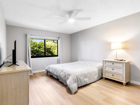 17137 Waterbend Drive 201, Jupiter FL 33477