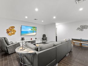 2409 NE 37th St, Fort Lauderdale FL 33308