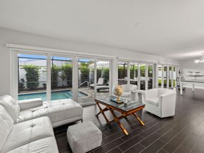 2409 NE 37th St, Fort Lauderdale FL 33308