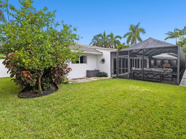 2409 NE 37th St, Fort Lauderdale FL 33308