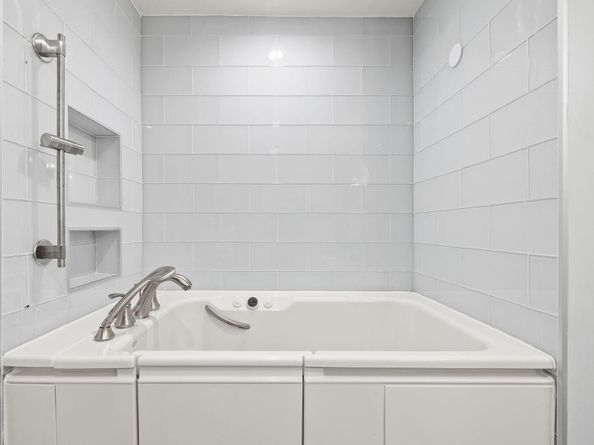 2409 NE 37th St, Fort Lauderdale FL 33308