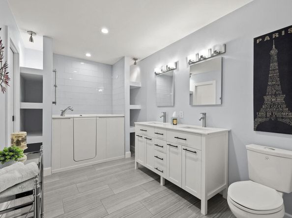 2409 NE 37th St, Fort Lauderdale FL 33308