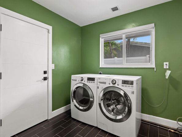 2409 NE 37th St, Fort Lauderdale FL 33308