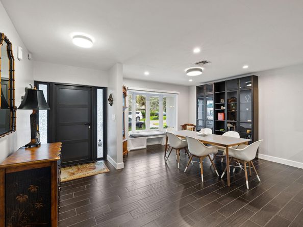 2409 NE 37th St, Fort Lauderdale FL 33308