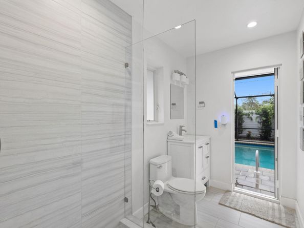 2409 NE 37th St, Fort Lauderdale FL 33308