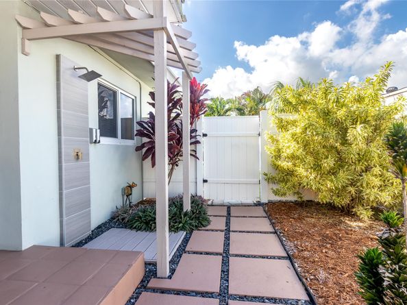 4460 NW 17th Ter, Oakland Park FL 33309