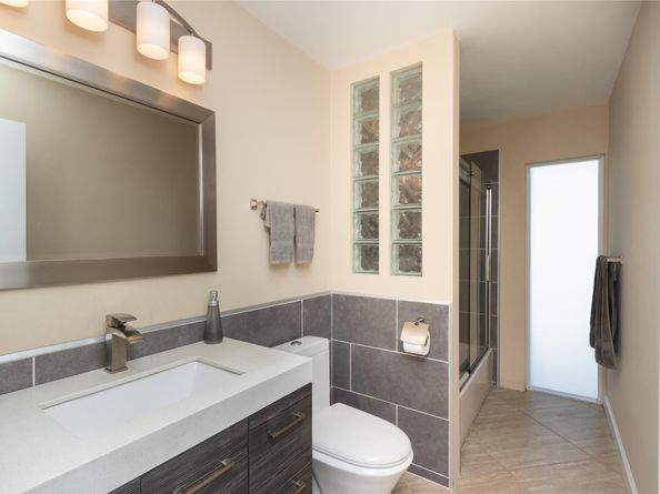 4460 NW 17th Ter, Oakland Park FL 33309